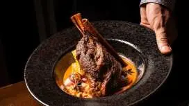 曼谷安曼納源宿飯店แขวงสี่พระยา