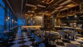 エレメンティ ルーフトップ レストラン アンド バー (ラヨーン) | エクスペディアประเทศไทย