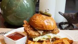 ハングリーブラウンイートアンドコーヒーロースターズ | ประเทศไทย