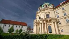 หุบเขา Wachau: 3 ปราสาทและไวน์ ทัวร์ส่วนตัวพร้อมไกด์นําเที่ยวแบบเต็มวัน | ออสเตรีย