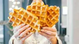 Bruges: Traditional Food Group Walking Tour|Belgium