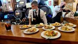 Granada: Spanish Tapas Tour with Local Guide. All included.|Spain