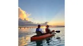 由宫古岛当地向导带领!日落海上皮划艇之旅♪ 欣赏宫古岛碧蓝海面上被染成绯红的壮丽景色!晚餐前的完美选择♬(约1小时)[离岸]