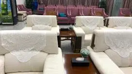 库车龟兹机场(KCA) | Main Terminal | 兩艙金銀卡休息室(國內) | 貴賓室服務