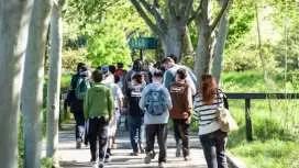 在纳瓦拉森达维瓦公园体验自助式自然之旅