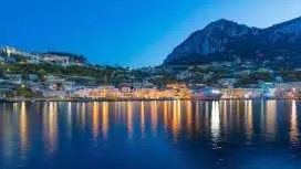 索伦托海岸和卡布里岛夜间游船之旅