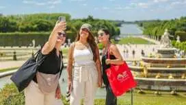 Morning Tour of Versailles Palace and Gardens