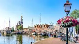 Self guided tour with interactive city game of Hoorn