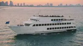ล่องเรือรับประทานอาหารกลางวันและบรันช์ "Spirit of Chicago"