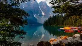 Sunset and stargazing tour at Moraine Lake