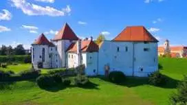Small group tour of Varazdin baroque town and Trakoscan Castle from Zagreb