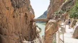 太陽海岸 (Costa del Sol) 的卡米尼托德爾雷 (Caminito del Rey) 健行步道之旅