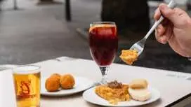 サンタ・クルス・デ・テネリフェでのタパスとドリンクを楽しむセルフガイドツアー
