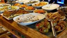Gourmet Tour and Landmark Exploration in Izmir