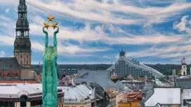 Riga 24 or 48-hour hop-on hop-off sightseeing bus tour