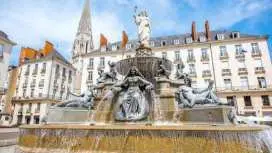 Discover Nantes in 60 minutes with a local