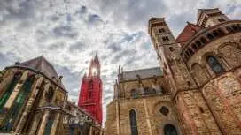 Chuyến tham quan tự túc kết hợp trò chơi tương tác khám phá thành phố Maastricht.