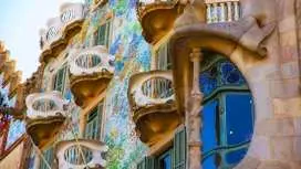 Barcelona photo spot scouting with a private local