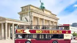 Hop-on hop-off tourist bus with 2 routes for 24 or 48 hours in Berlin