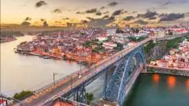 Walking tour of Porto's rich history and culture