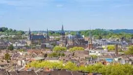 Aachen city highlights walking tour with a local guide