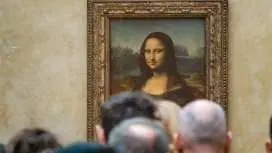 Louvre Museum fast-track ticket with audio tour on mobile app