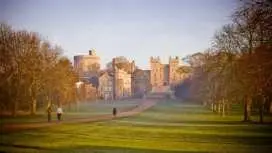 Windsor Castle, Stonehenge and Oxford tour with entrances