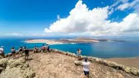 Northern Lanzarote tour with Green Caves and Jameos del Agua with optional lunch