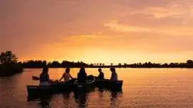 カヌーで行く夕日ツアー