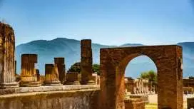 Pompeii 2-hour private guided tour with an archaeologist