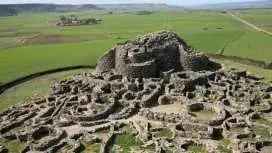 从卡利亚里出发游览巴鲁米尼的 Nuraghe 和萨帕塔之家