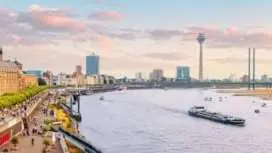Explore Düsseldorf in 1 Hour with a Local