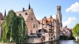 Discover Bruges in 60 Minutes with a Local