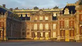 Versailles tour of the palace with gardens and trianon option