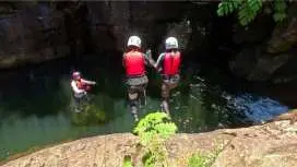 【キャニ+竹富2島めぐり】西表島キャニオニング(または滝トレッキング)+選べる竹富島観光<7時間~/昼食付/E-1T>