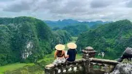 從河內出發,遊覽華闍、三谷和舞洞,含自助午餐