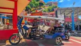 Koh Sichang Island Day Tour with Tuk-tuk Tour from Bangkok
