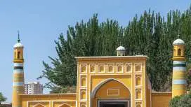 【ทัวร์ฤดูใบไม้ผลิปามีร์ 2026】 กลุ่มเล็ก 6 ท่าน 5 วัน 4 คืน การเดินทางสู่จุดตะวันตกสุดของเทือกเขา: พิธีเปิดเมืองเก่าคัชการ์ / ทะเลสาบทรายขาว / ปล่องภูเขาไฟมูจิ / อุทยานธารน้ําแข็งมุซทากห์ อาตา / เยี่ยมชมครอบครัวชาวทาจิกิสถาน / ถนนโบราณปันลอง / ทะเลสาบสีฟ้าบันดีร์ / ถนนโบราณทาชา / สะพานแห่งความสุขหมายเลข 5 ในเมืองทาร์ / ทะเลสาบคาราคอล / ชายามบ่ายบนภูเขามุซทากห์ อาตา