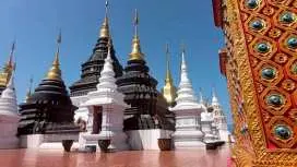 ディバイン ノース 1 日ツアー: ダン テワダ、ワット バン デン、ブア トン滝ツアー |チェンマイ