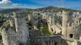 [Optional Mandarin/Cantonese service] One-day private charter car tour of North Wales, UK: Conway Castle + Shoughton National Park + Chester Ancient City | Departure from Manchester (1-6 travelers)