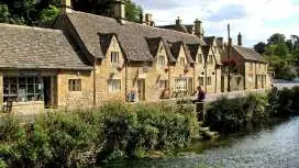 A guided day tour of Cotswolds, one of the most beautiful villages in England | Departing from London