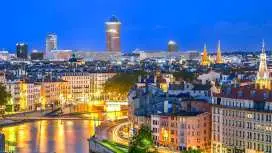 里昂圣艾修伯里机场接送至里昂