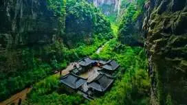Small group of 8 people & Chongqing 2 days 1 night | Wulong Three Natural Bridges + Longshuixia Gorge + Fairy Mountain + Furong River Cruise