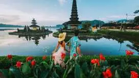 探索峇里島北部:烏倫達努貝拉坦寺、瓦納吉里隱藏的山丘、巴紐瑪拉雙瀑布、漢達拉標誌性門、雙湖景觀點全日遊(含門票)