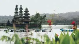 姆杜克丛林健行、划独木舟和瀑布