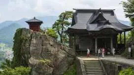 【ออกเดินทางจากเซ็นได】วัดยามากาตะริชากุจิ วัดยามาเดระ และบ่อน้ําพุร้อนกินซัน: ทริปสุดโรแมนติกในยุคไทโช | ต้องเดินทางอย่างน้อย 2 ท่าน บริการรับส่งส่วนตัว บริการหลายภาษา (จังหวัดยามากาตะ)