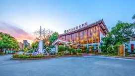 Huizhou, China | Nankun Mountain Grand View Garden Hotel Main Building Family Hot Spring Room | Enjoy unlimited hot spring water in your private hot spring pool + breakfast and dinner buffet + unlimited access to 128 types of natural hot springs + constant temperature water park, etc.