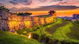 Suwon: Hwaseong Fortress / Gwangmyeong Cave/ Starfield Library Tour from Seoul