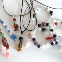 [Shimane, Matsue] Make natural stone magatama accessories in the "Traditional Beauty Area" of a city where myths live on. Beginners and children welcome.