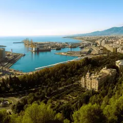 Málaga: Walking Tour for True Travelers + Gift|Spain